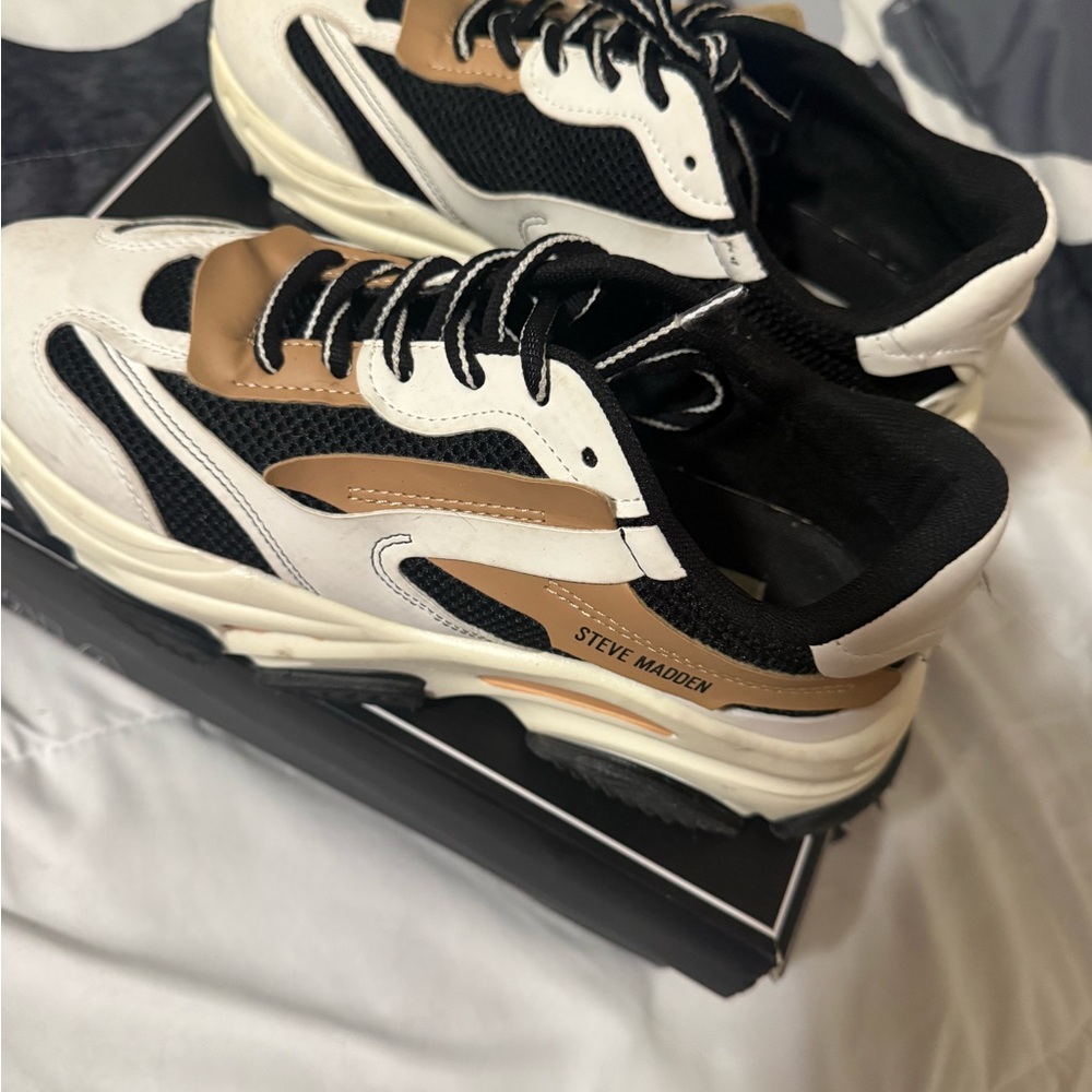 Steve Madden Men's Black, White & Tan Chunky Trainer